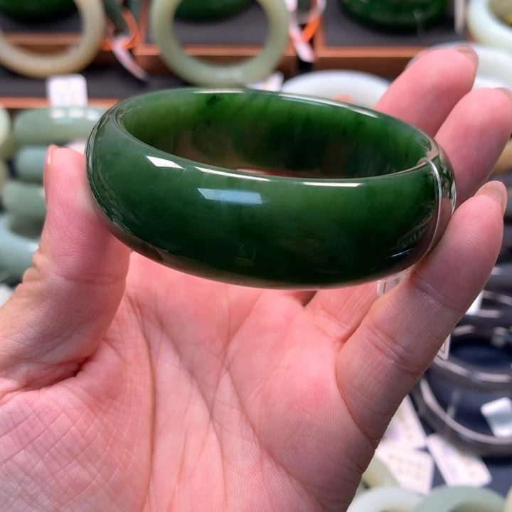 【闪购商品】未镶嵌手镯和田玉（碧玉）