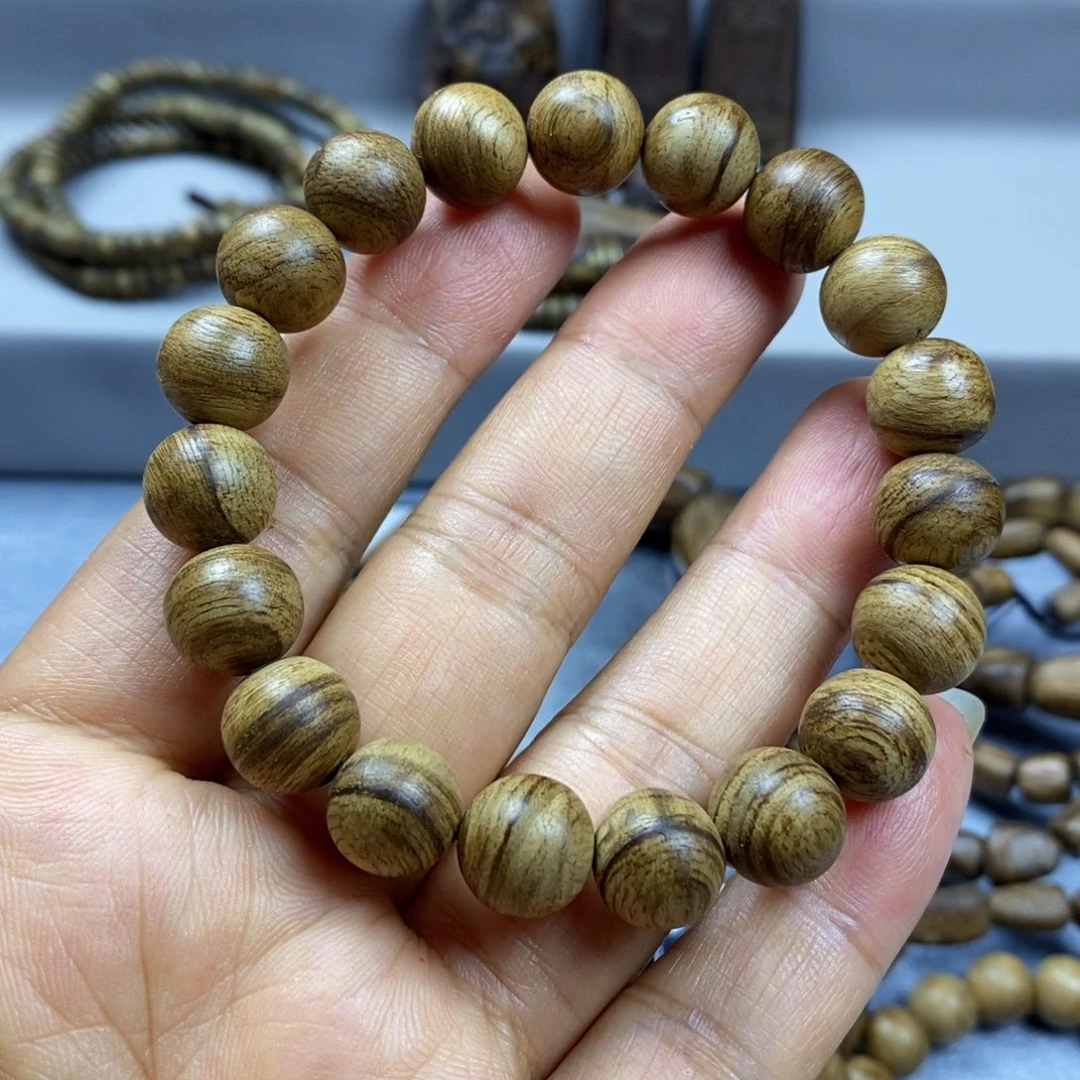 沉香沉香碎屑k****e马老奇卡11的、4.3克