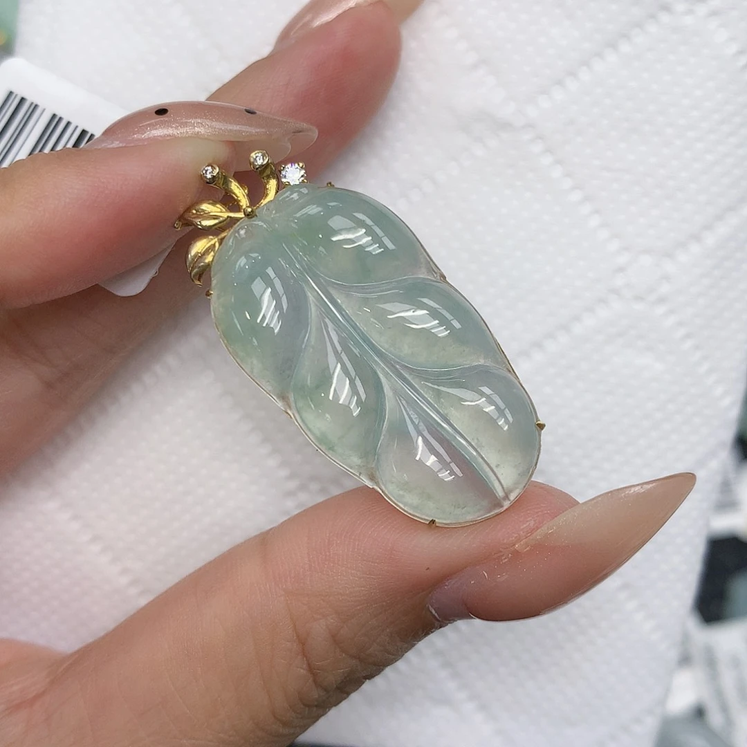 颈饰18K金镶嵌翡翠