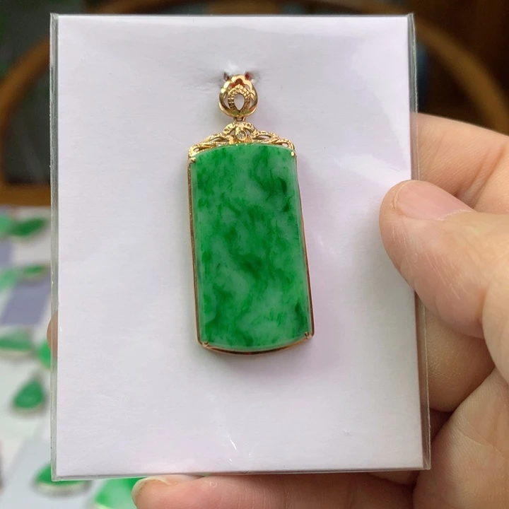翡翠18K金镶嵌颈饰翡翠翡翠吊坠