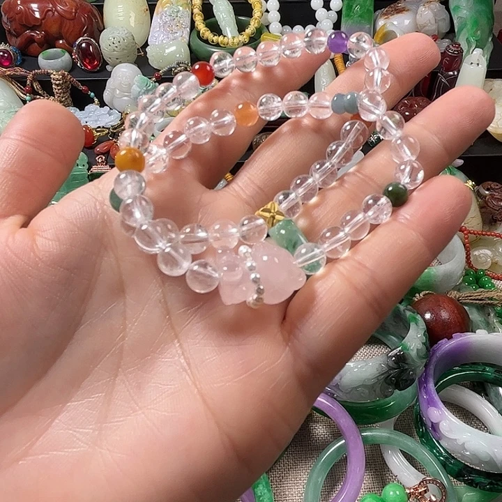 翡翠未镶嵌颈饰翡翠未镶嵌颈饰