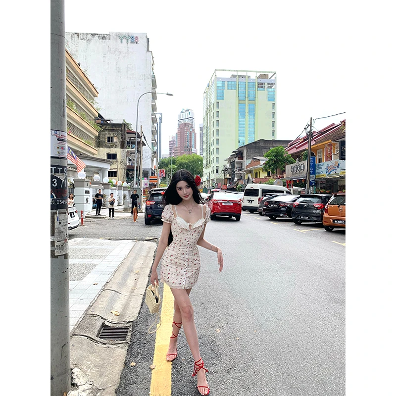 Barb Chill【云台花园】 印花一字肩连衣裙旅游出片温柔感性吊带裙