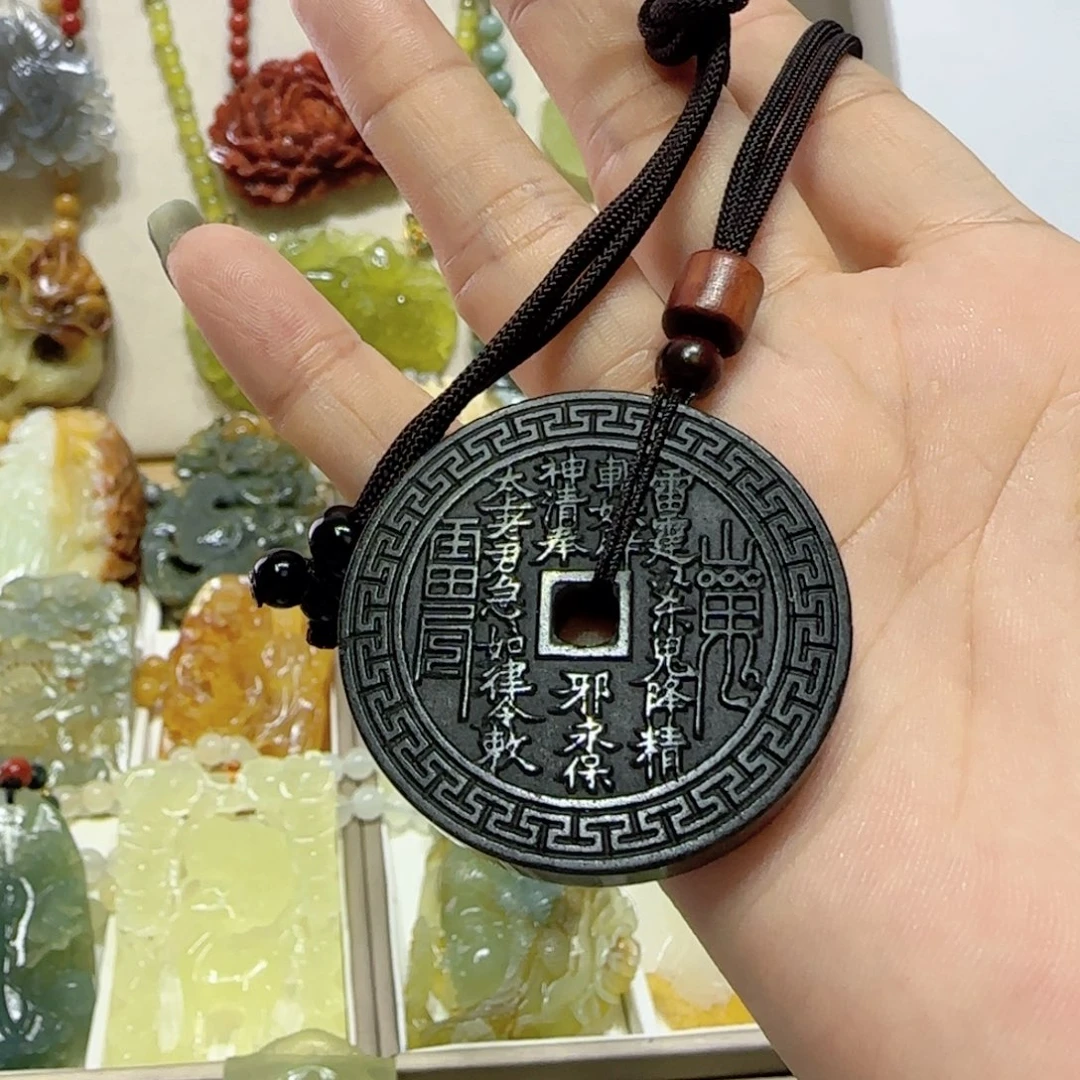 未镶嵌蛇纹石玉吊坠