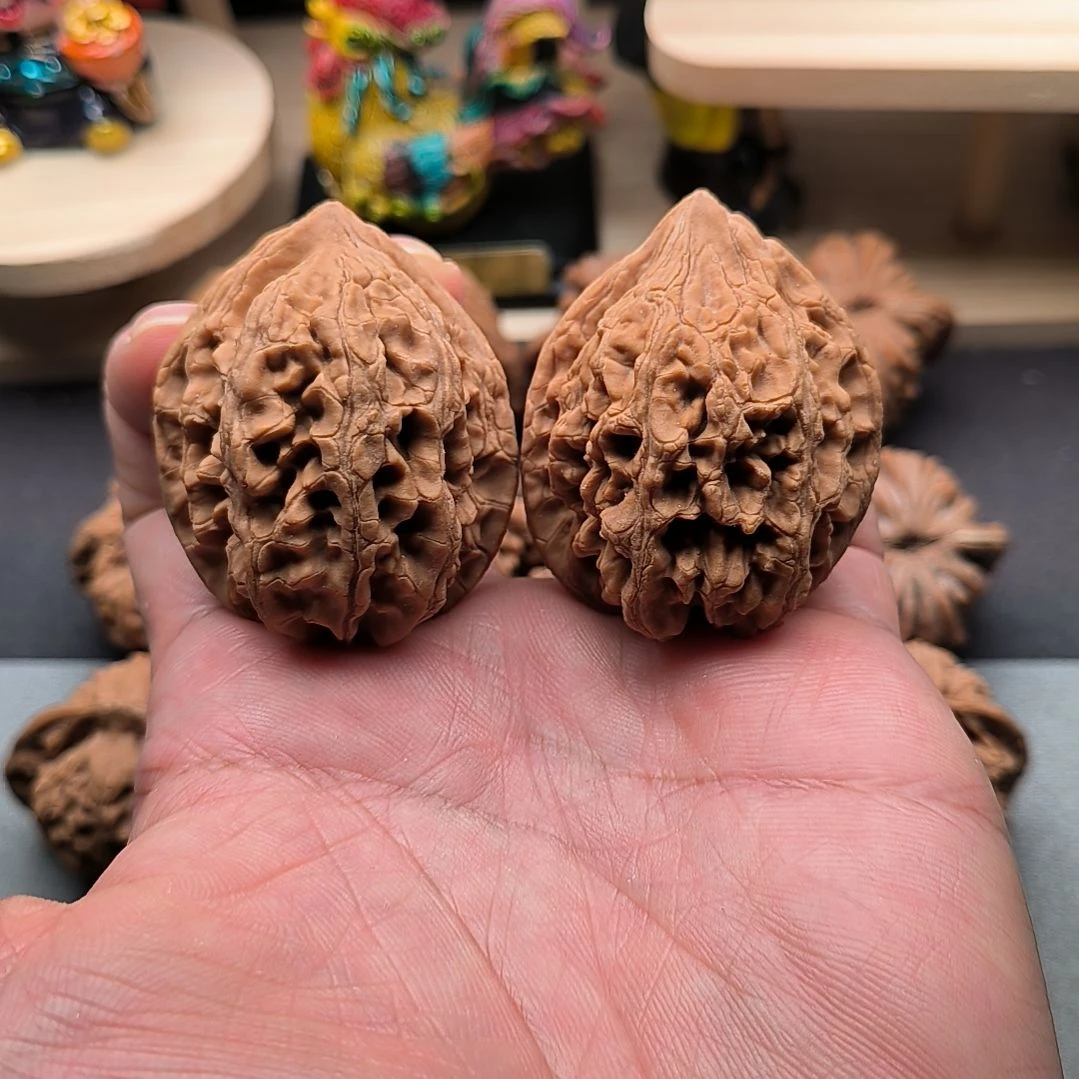 核桃山地大沽石40尺有只尖有黄点