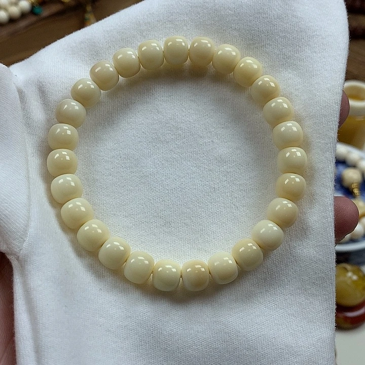 朋***吊坠白玉菩提尖子料