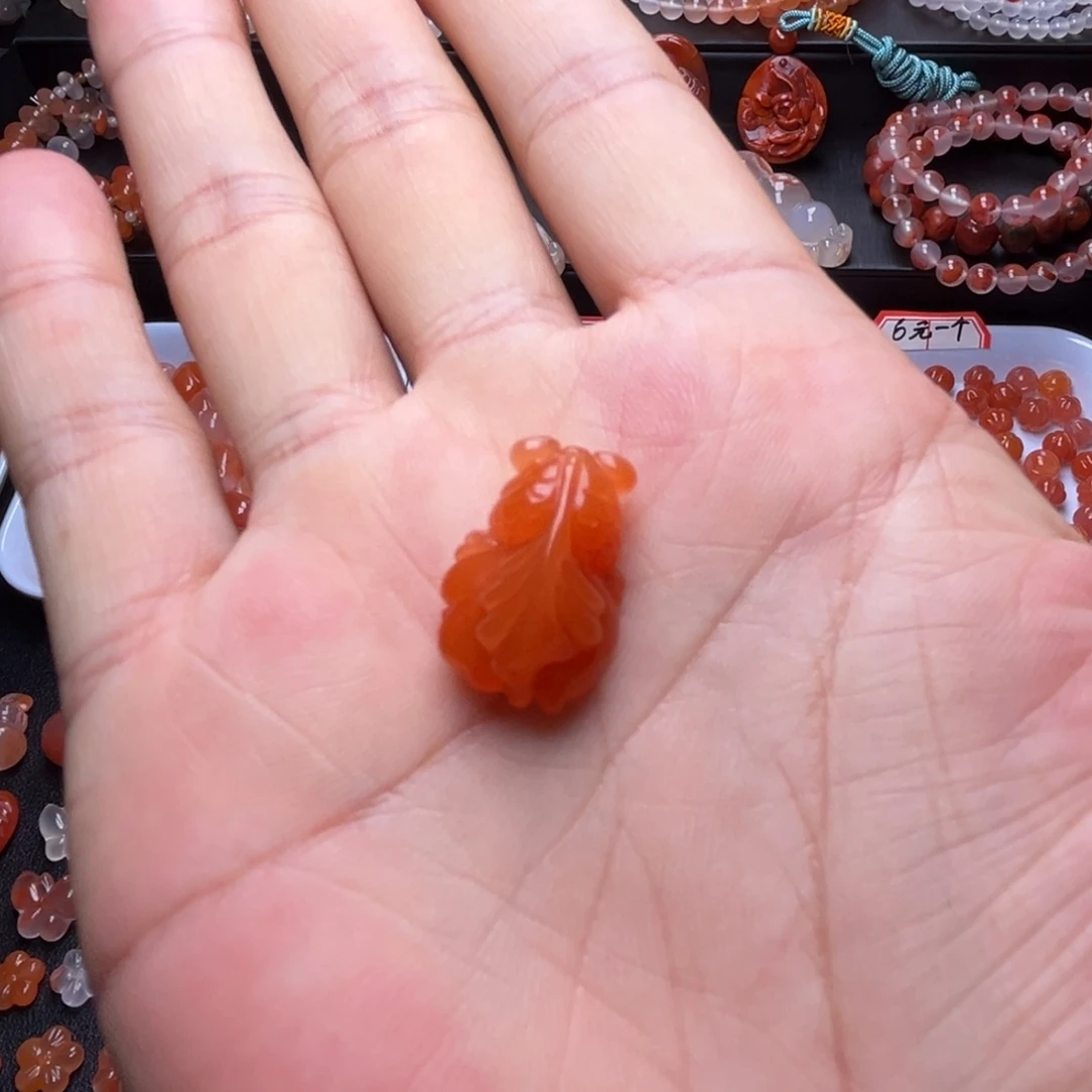 魔***盒南红玛瑙未镶嵌珠宝半成品