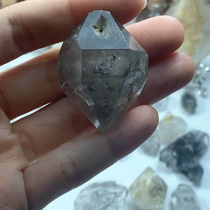 水晶颈饰未镶嵌水墨画