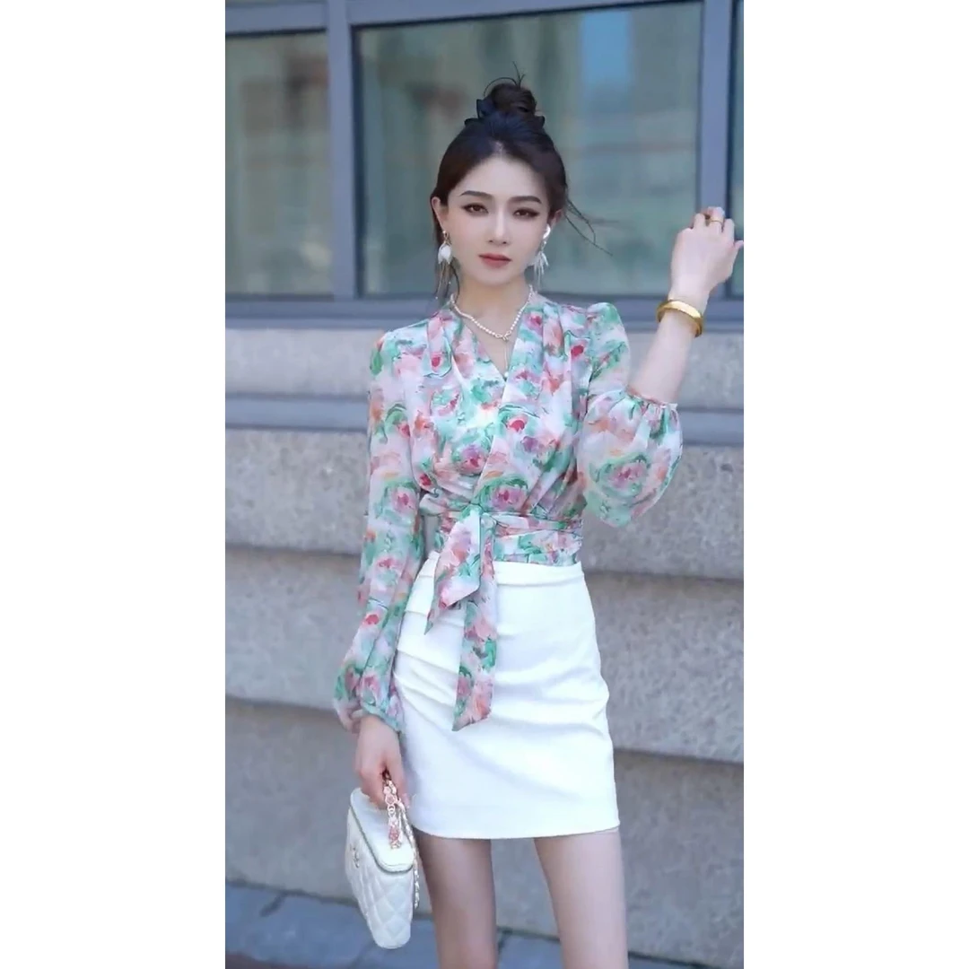 法式雪纺衫碎花2025年夏季新款高级洋气V领防晒绑带掐腰显瘦上衣