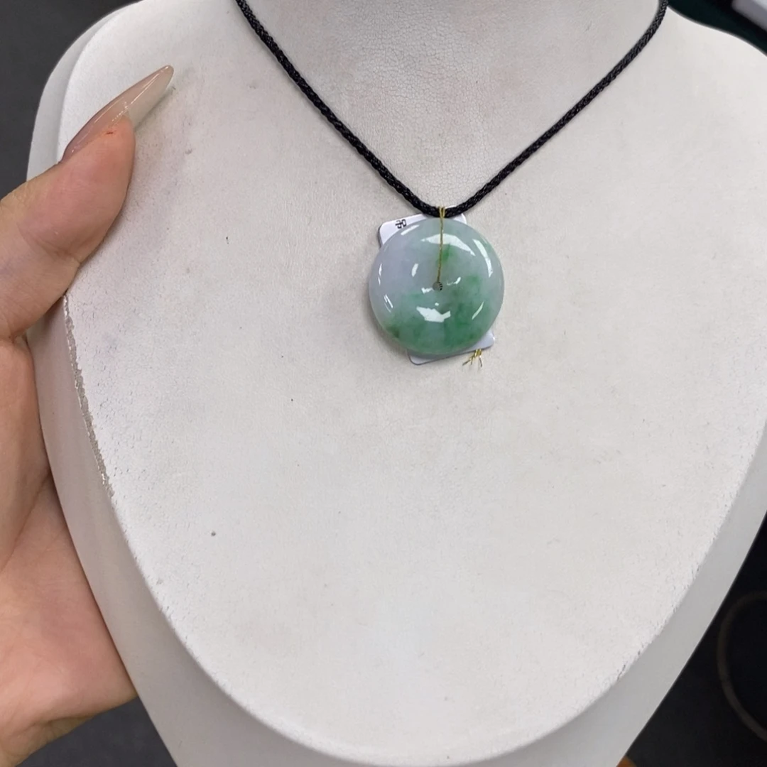 翡翠未镶嵌颈饰平安扣