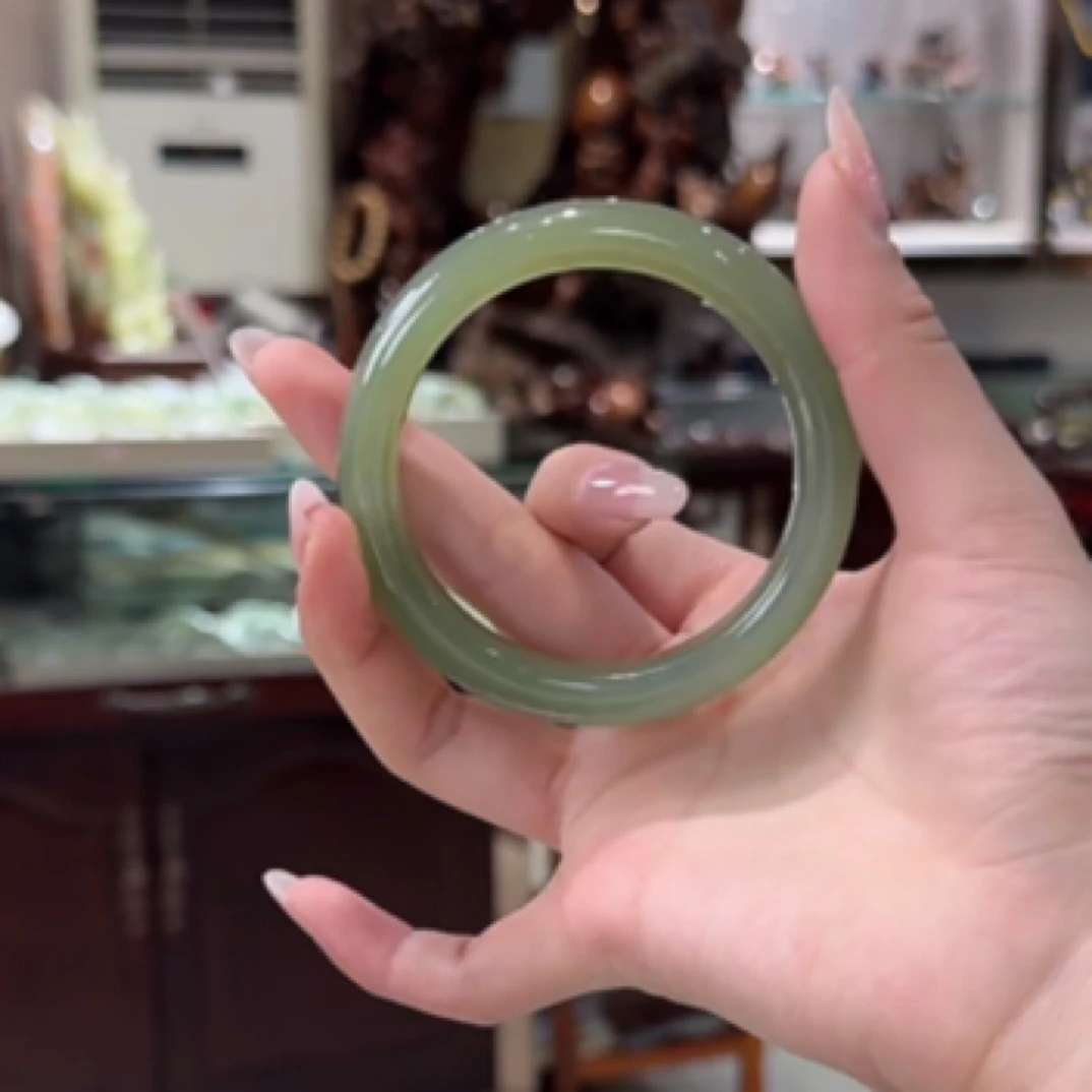 精品和田玉手镯58.5