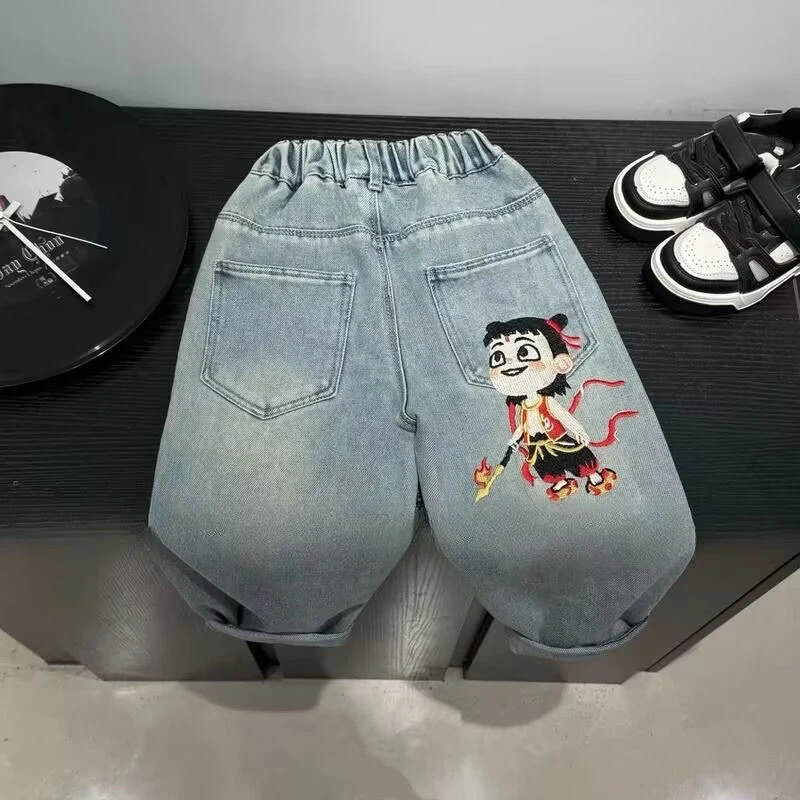 2025年哪吒新款韩版软牛仔裤春秋宽松休闲薄款裤子春季夏季男