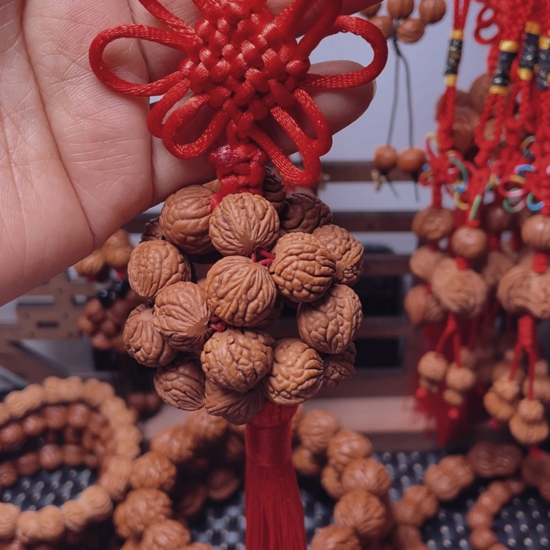 木质类龙纹桃枭挂件