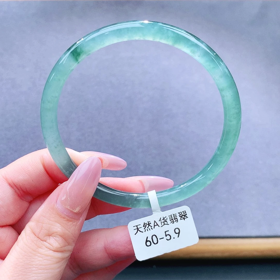 未镶嵌手镯（圆镯）翡翠