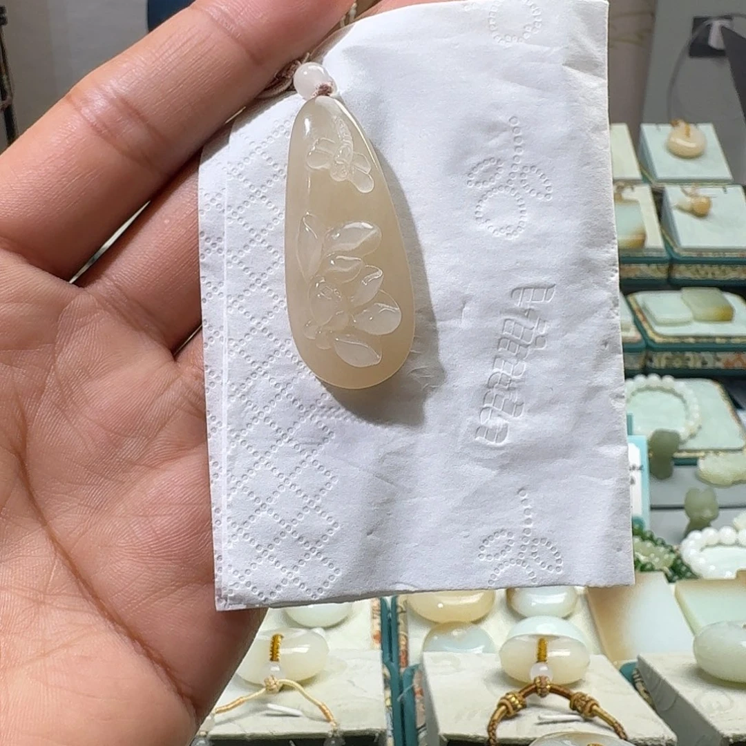 颈饰未镶嵌和田玉