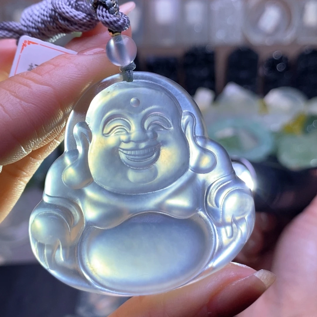 苏***楠蛇纹石玉未镶嵌颈饰