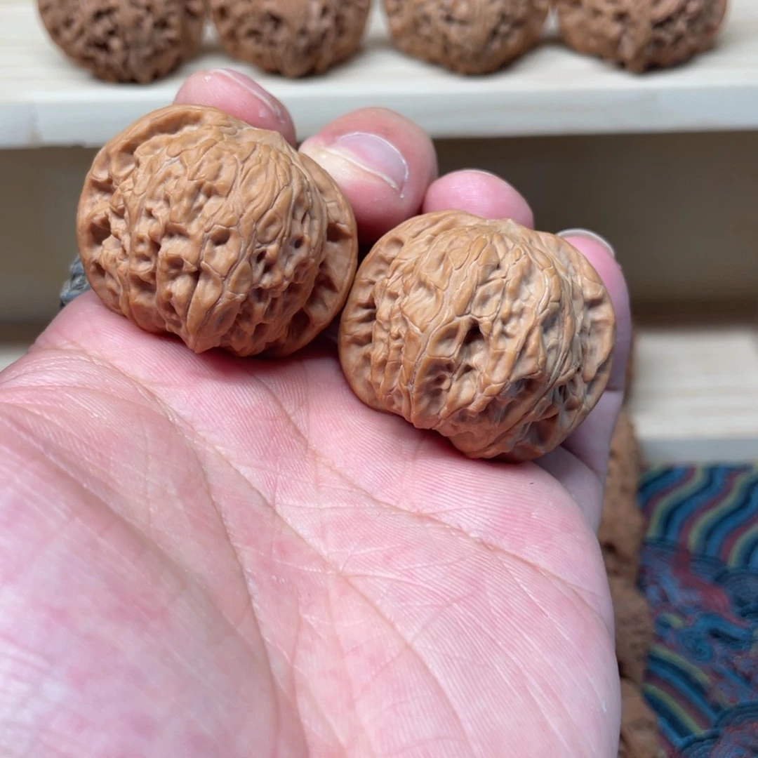 文玩核桃吊坠磨盘狮子头全品37尺