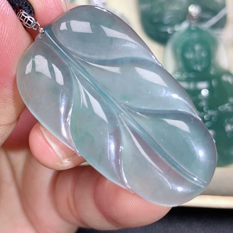 【闪购商品】颈饰18K金镶嵌翡翠