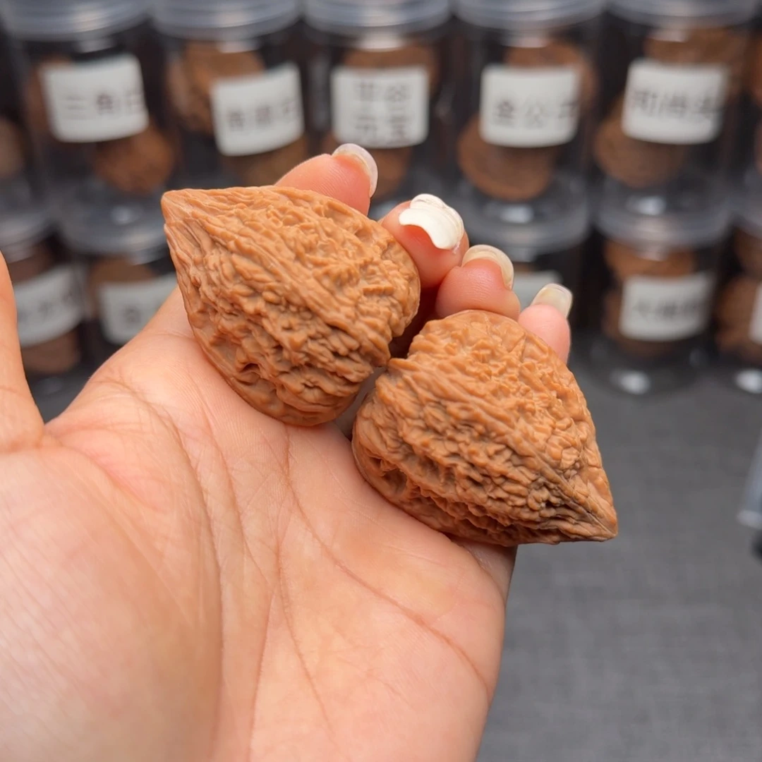 文玩核桃把件塔尖