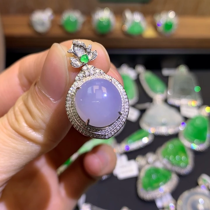 翡翠吊坠(不含链)18K金镶嵌紫蛋面