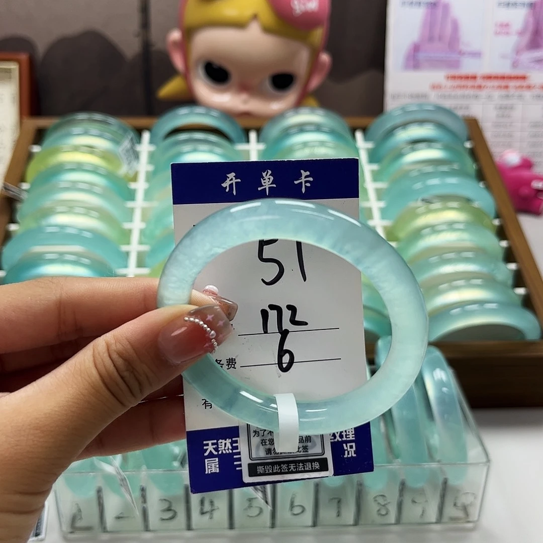 丢***丢蛇纹石玉未镶嵌手镯