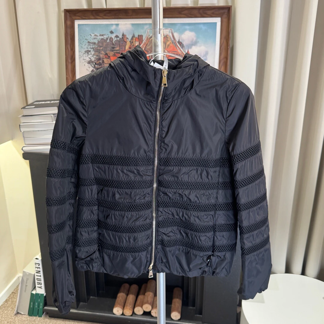 98新 MO614 Moncler 蒙口 Truguet系列连帽拉链冲锋衣0码原价4310