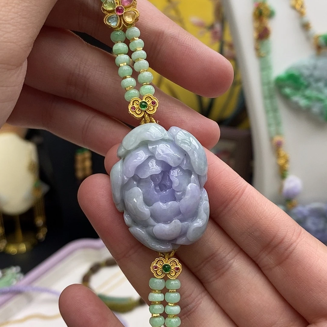 翡翠未镶嵌颈饰手链