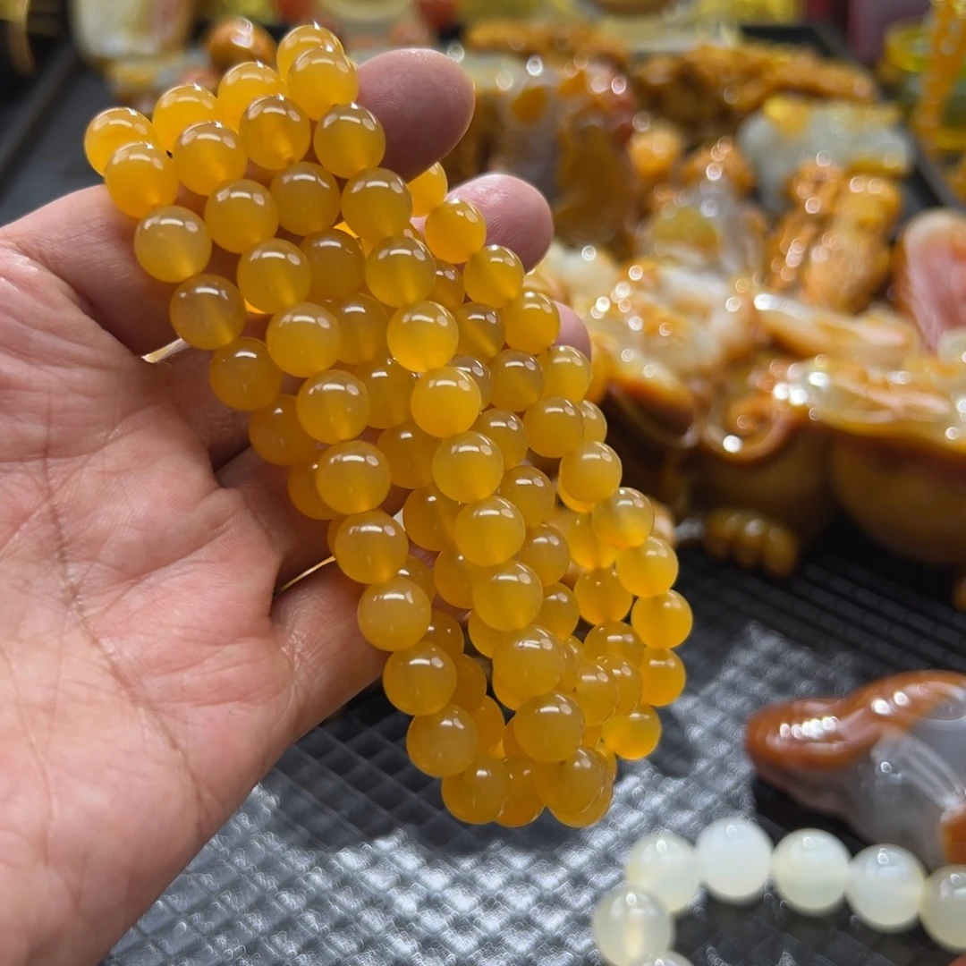 颈饰未镶嵌石英质玉