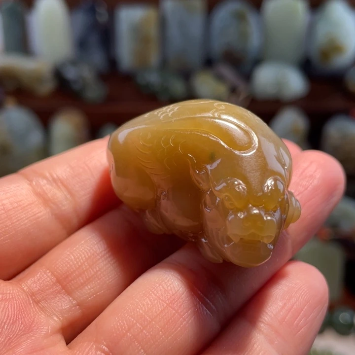 和田玉颈饰未镶嵌吊坠