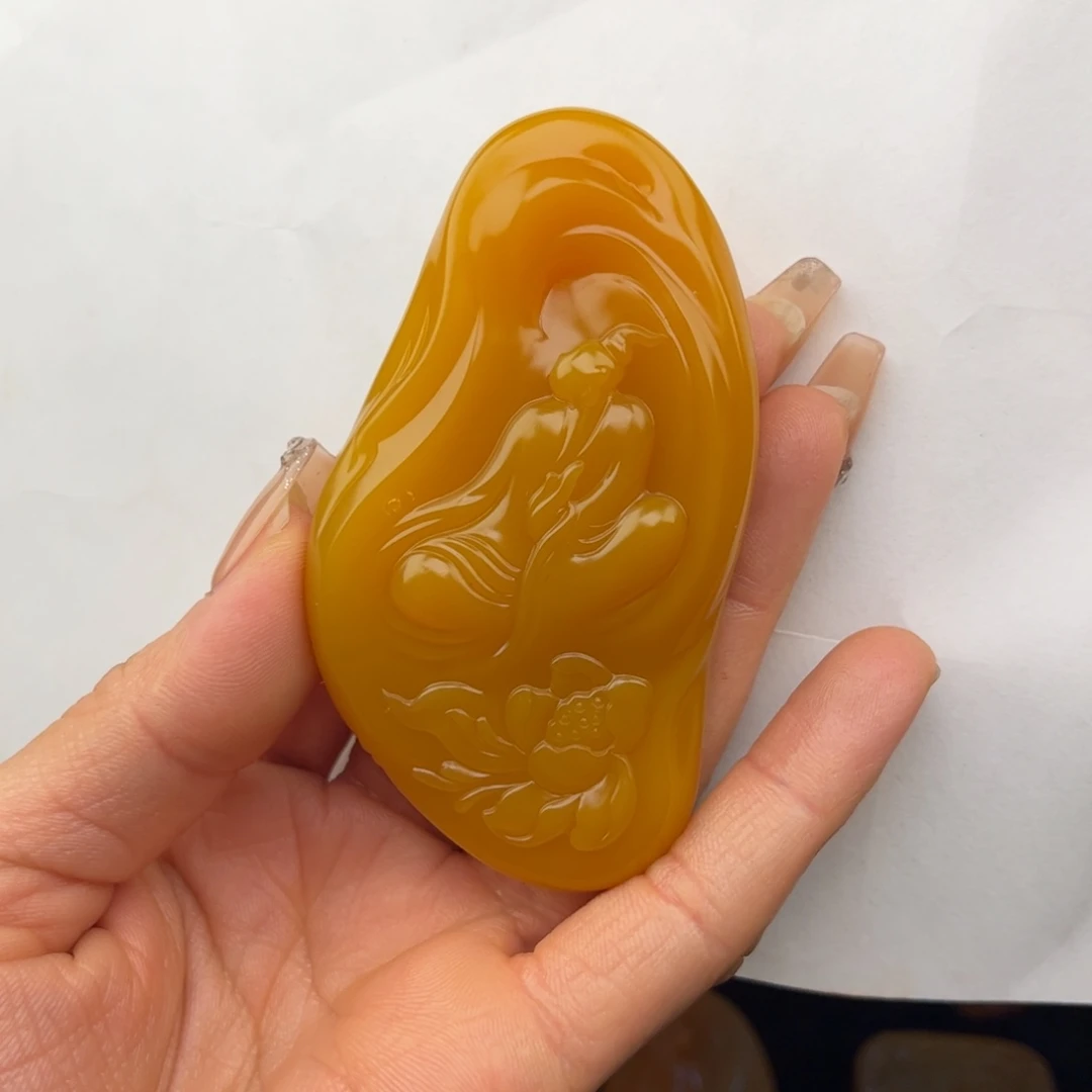 石英质玉黄蜡石吊坠未镶嵌肆****?