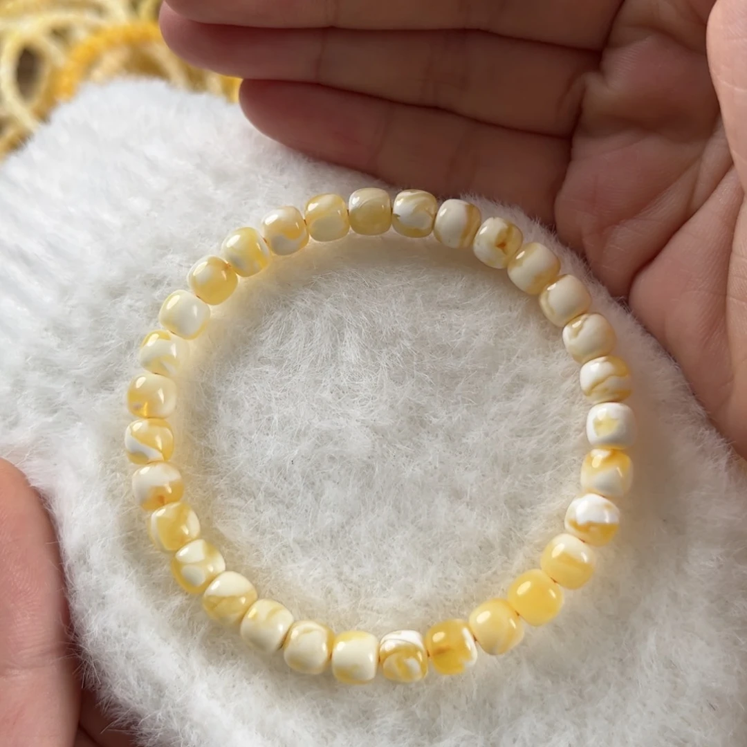 蜜蜡裸石未镶嵌蜜蜡