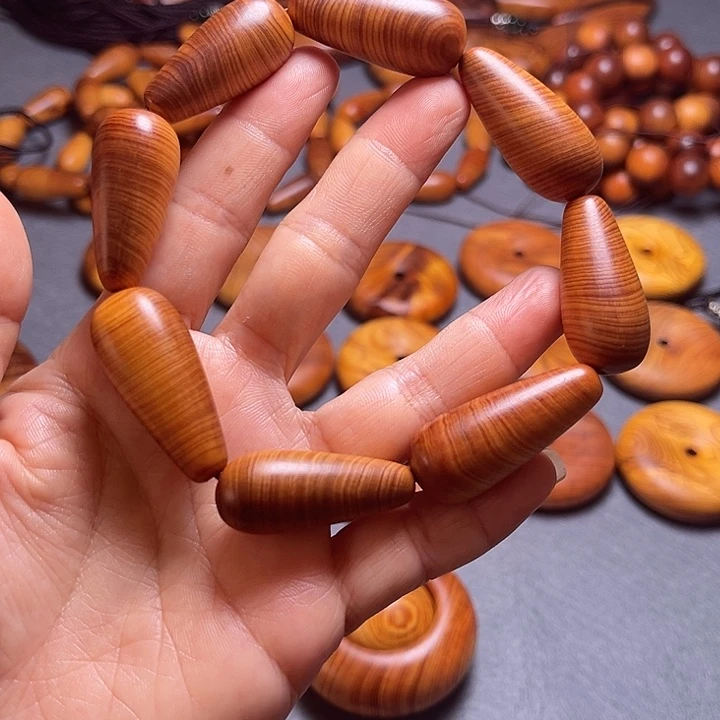 陶瓷崖柏木随形3.0*1.3手串