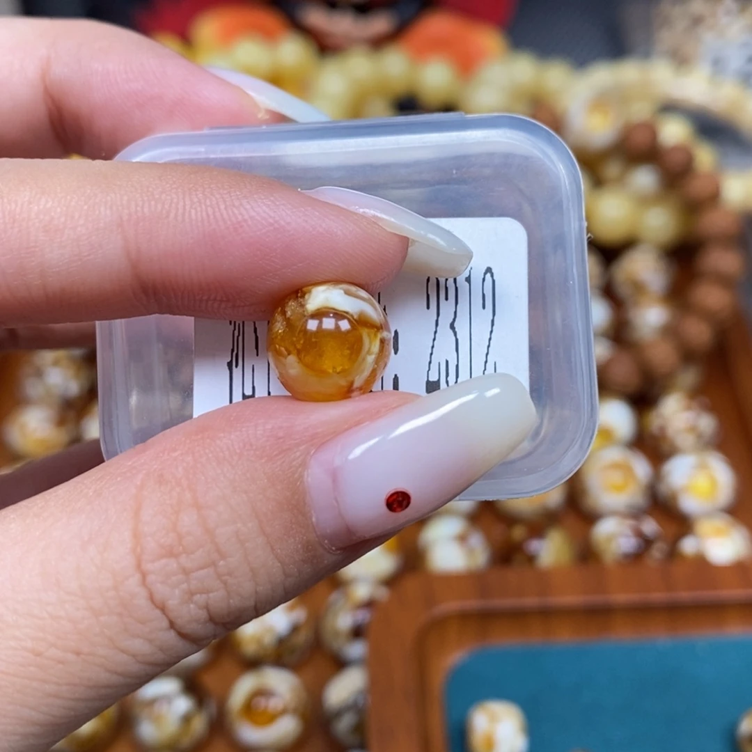 蜜蜡未镶嵌珠宝奇石2312