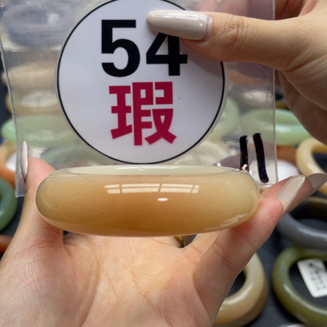 未镶嵌手镯石英质玉