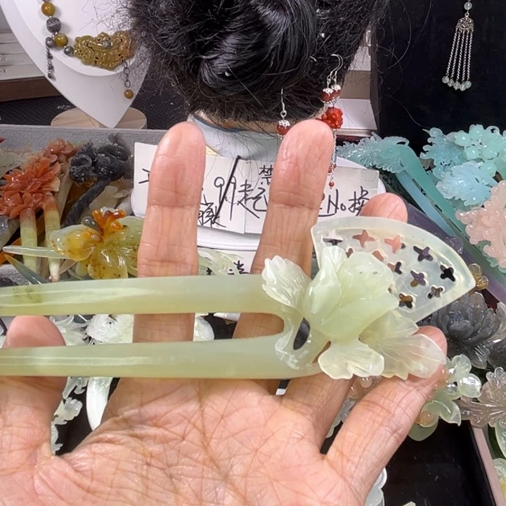 未镶嵌岫玉发饰瑕疵放漏