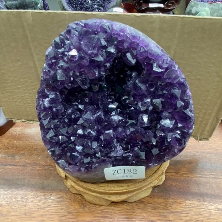 未镶嵌紫晶大型摆件（非配饰）向****?