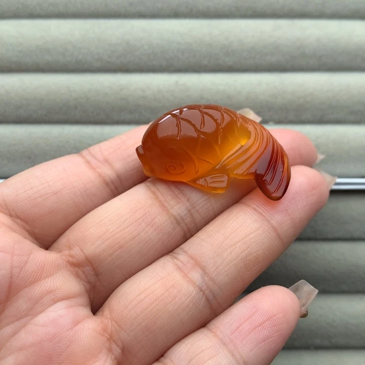 猪***琪玛瑙/玉髓未镶嵌颈饰