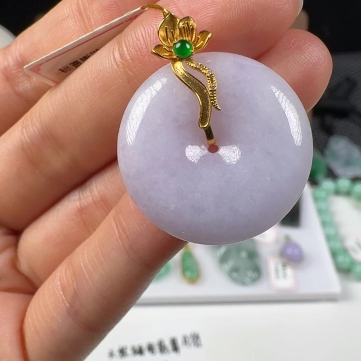 翡翠18K金镶嵌颈饰