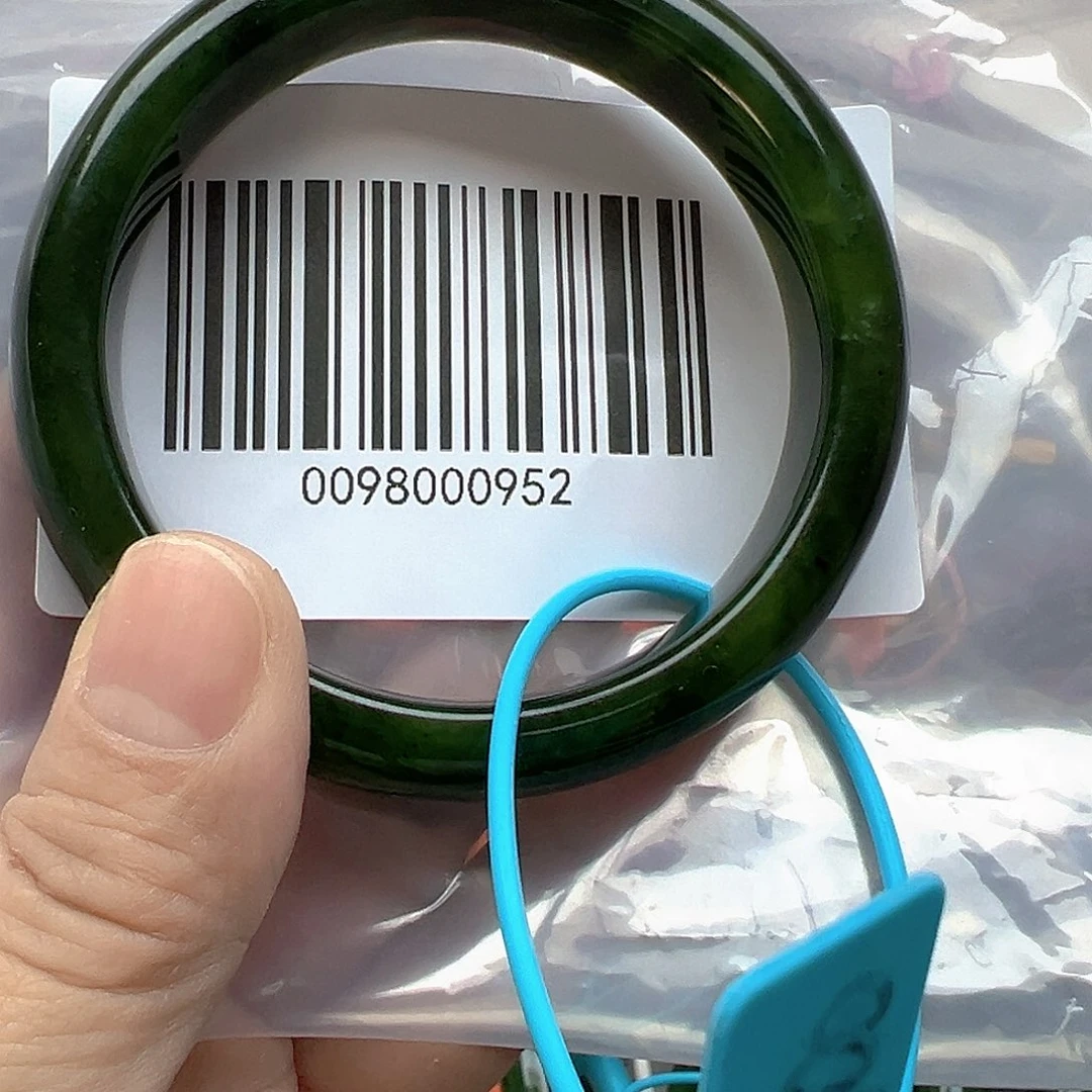 *****和田玉未镶嵌手镯