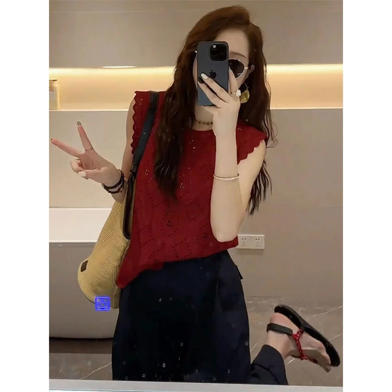 气质复古红色设计感蕾丝镂空花边领无袖衬衫女夏季时尚显瘦薄上衣