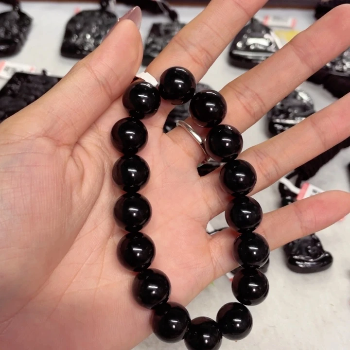 颈饰未镶嵌翡翠何*安