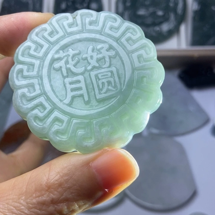 翡翠未镶嵌颈饰翡翠