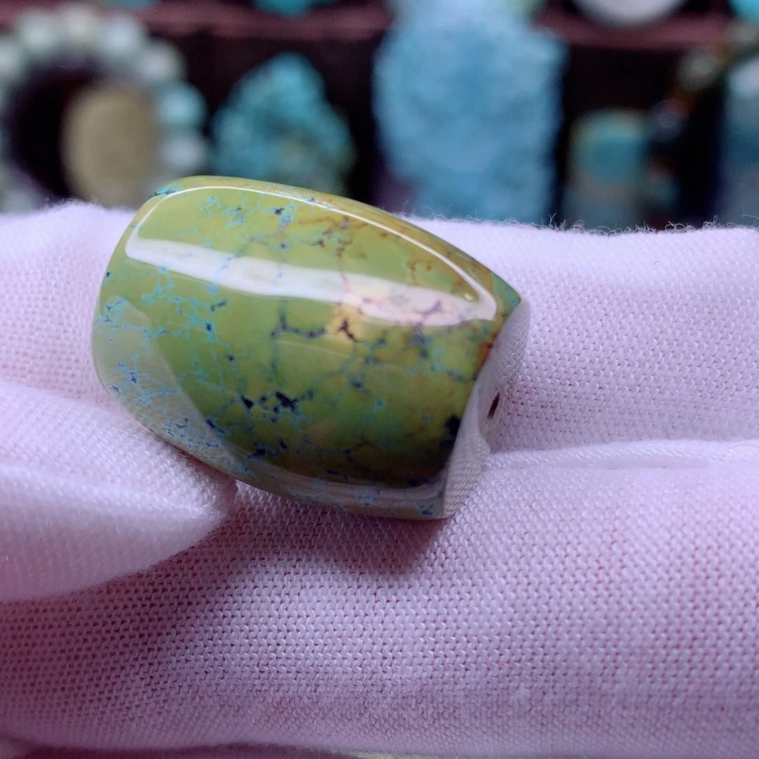 绿松石颈饰未镶嵌