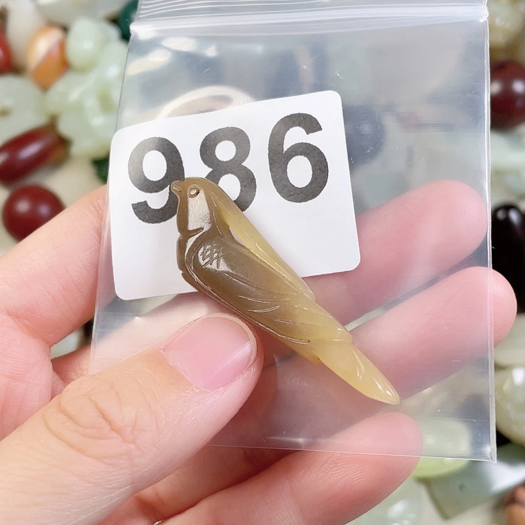 和田玉（糖玉）未镶嵌颈饰