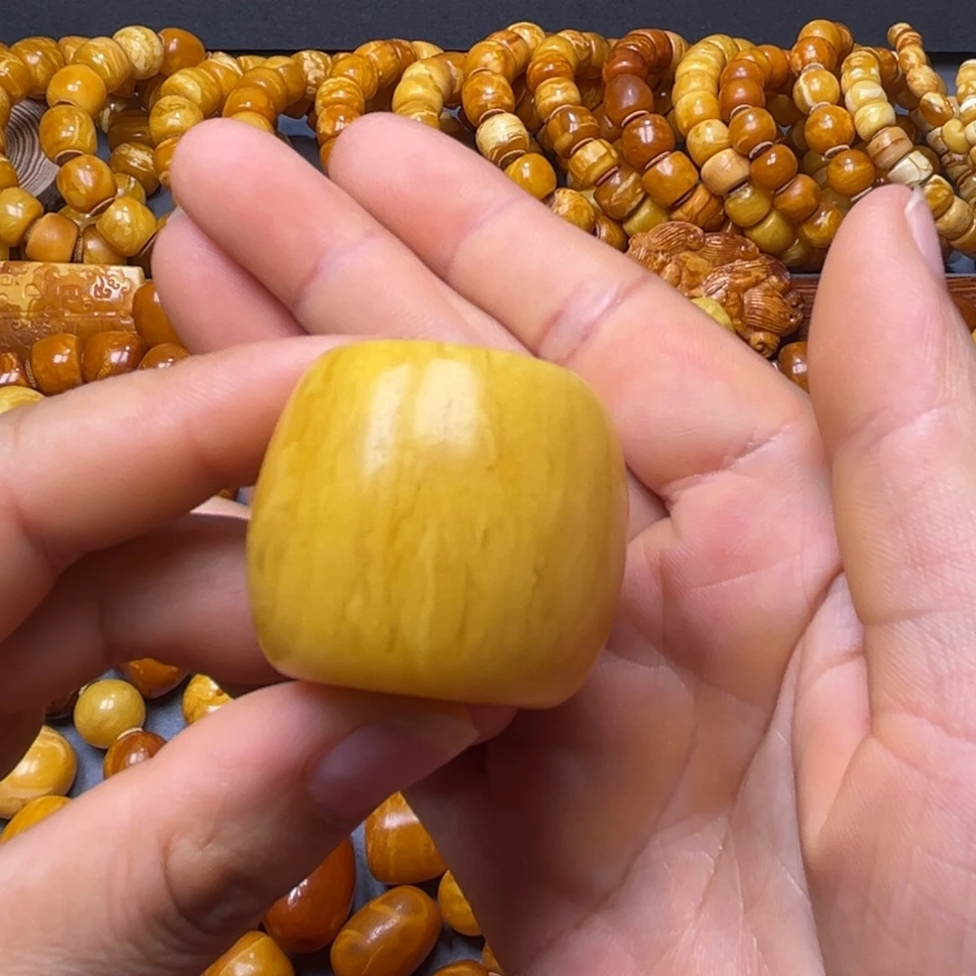 琥珀未镶嵌吊坠(不含链)