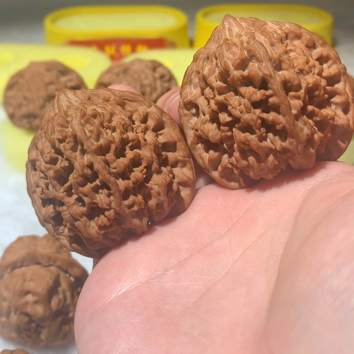 把件文玩核桃边47肚44高48全品百花山57g