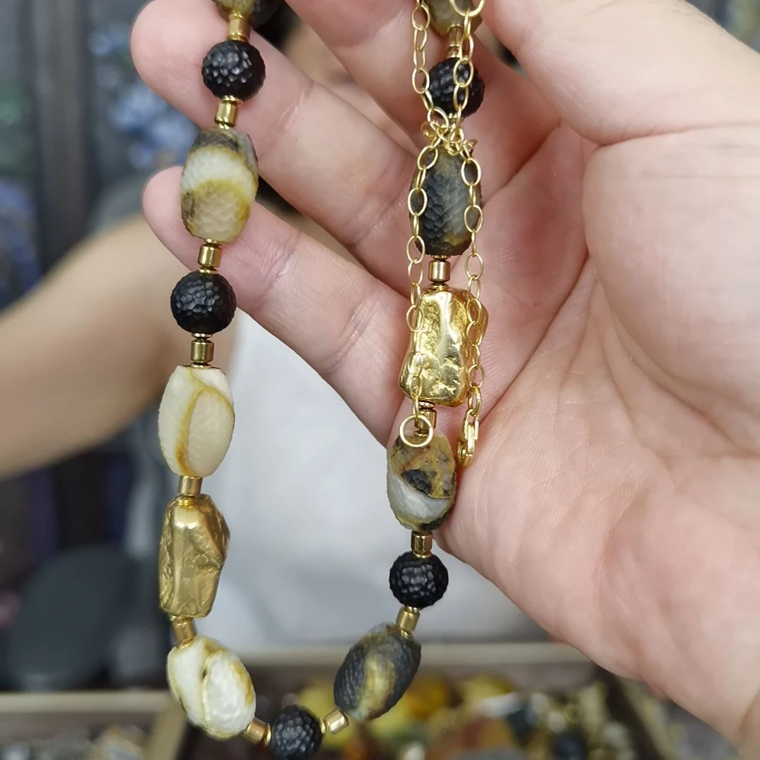 未镶嵌颈饰琥珀项链