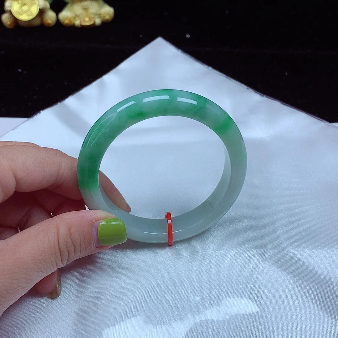 翡翠未镶嵌手镯圈口53