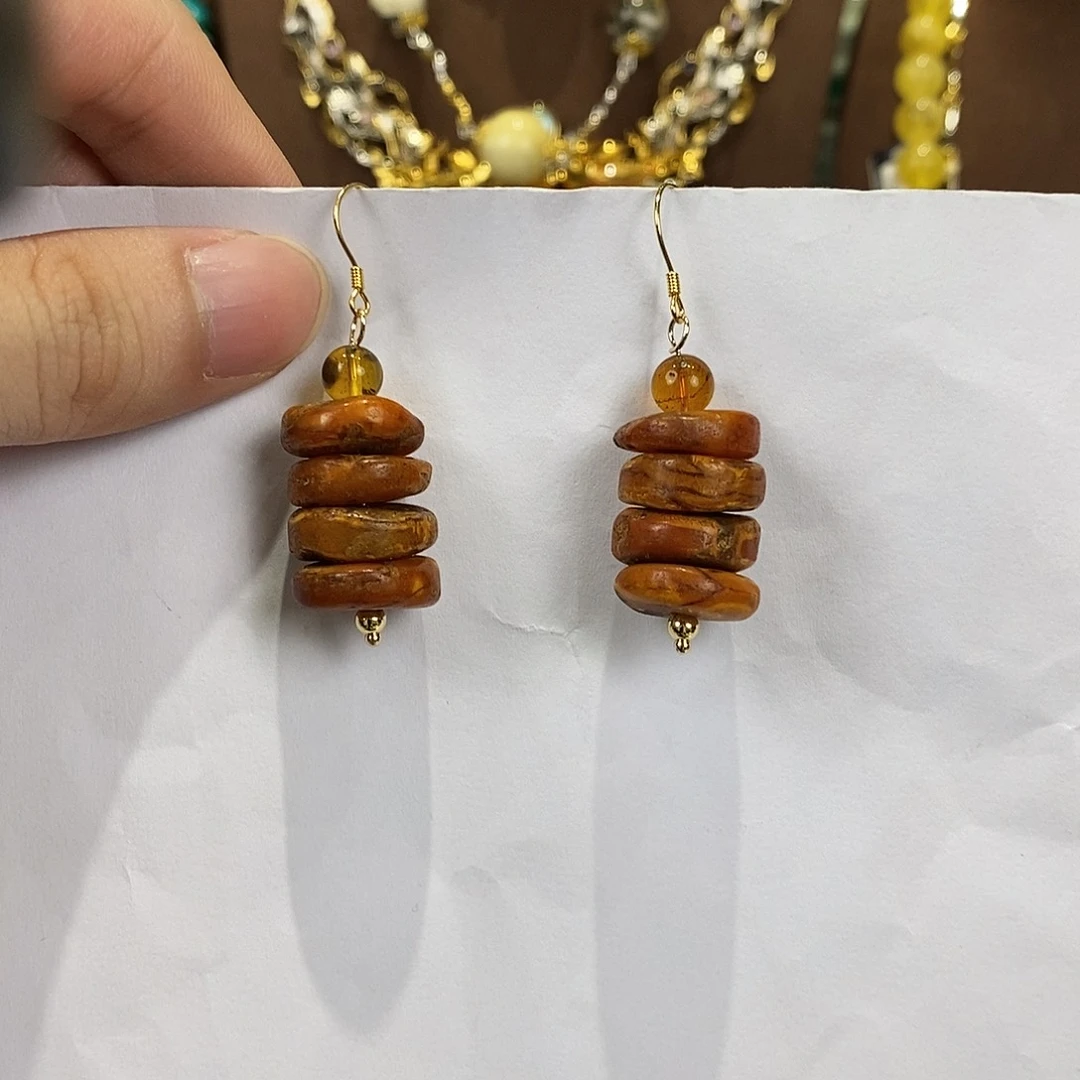 琥珀未镶嵌颈饰多样性发一