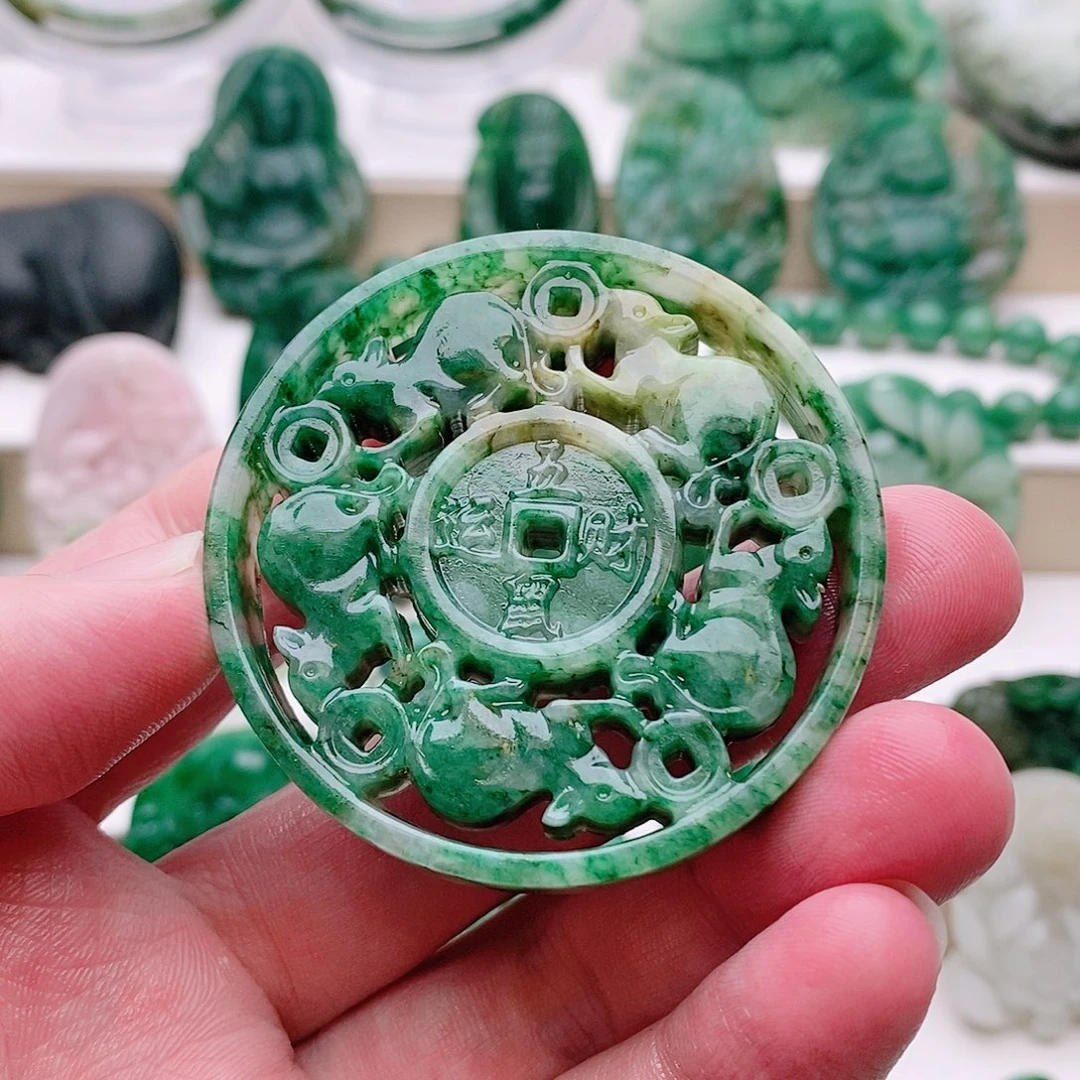 独山玉未镶嵌吊坠