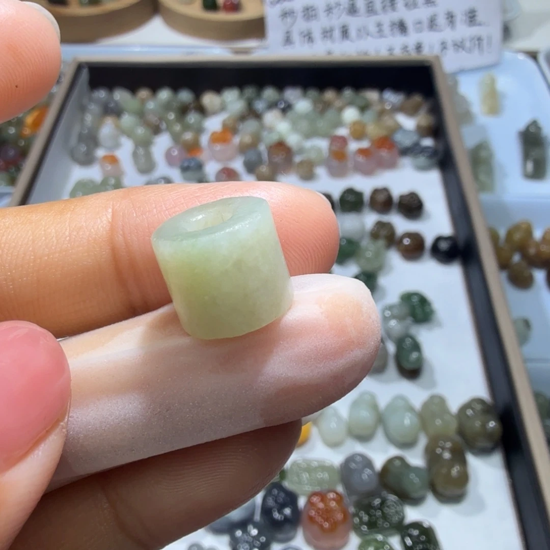 和田玉未镶嵌珠宝奇石